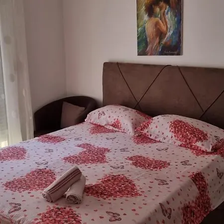 Naki Apartman * بودغوريتْسا