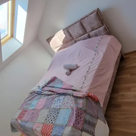 Naki Apartman شقة *