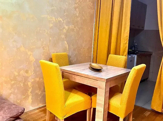 Naki Apartman * بودغوريتْسا