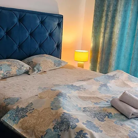 Appartamento Naki Apartman *
