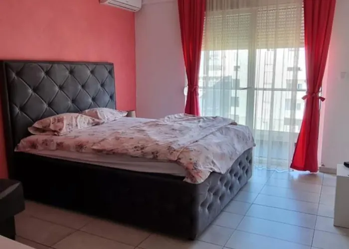 Daire Naki Apartman Podgoriçe